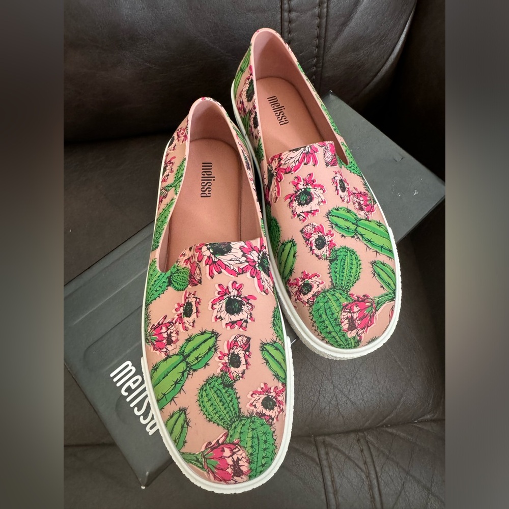 NEW Melissa Ground III Cactus Flower Scented Slip-on Sneakers Women's Size 6